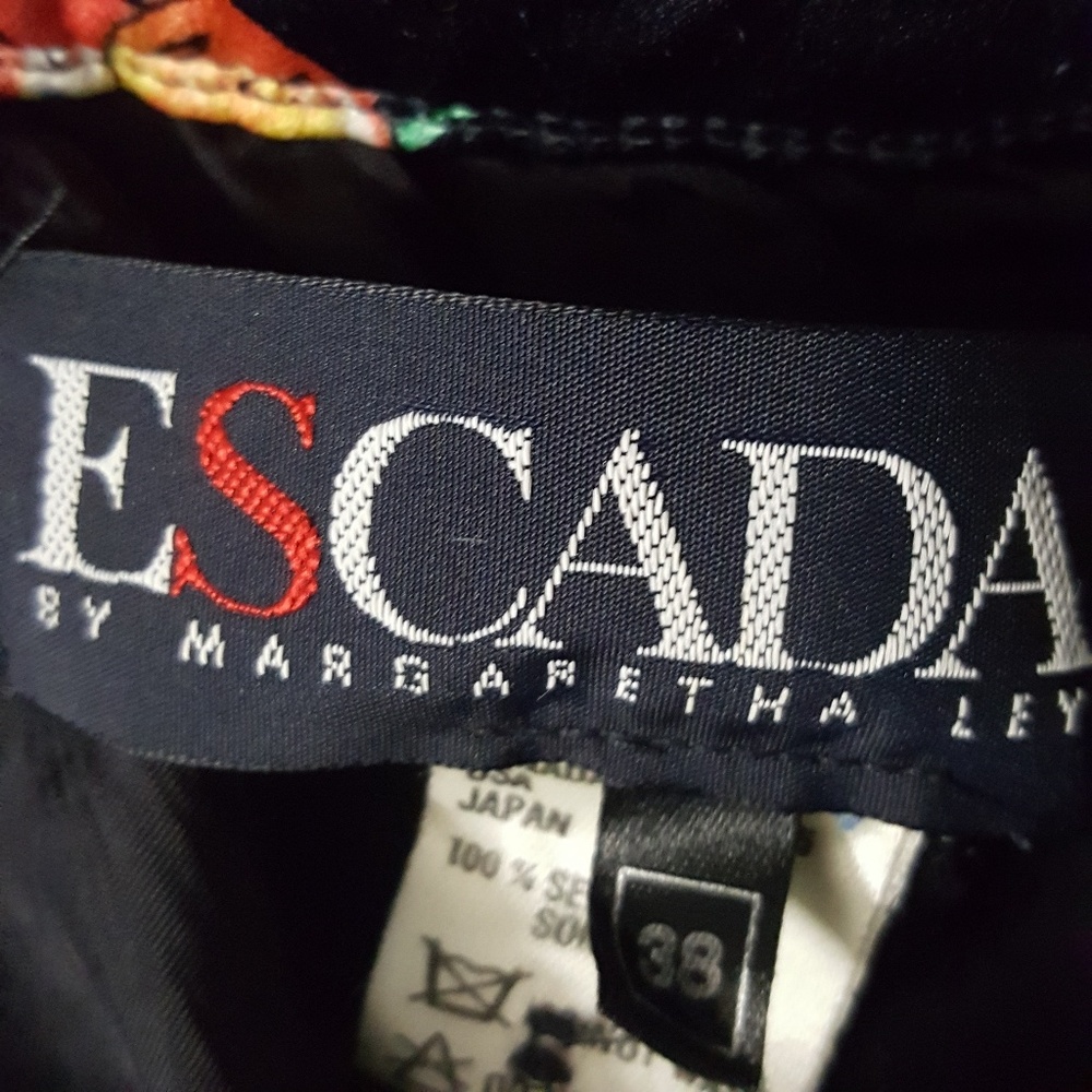 💕Host Pick💕Escada Floral Skirt - Picture 4 of 5